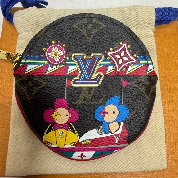 Louis Vuitton Christmas 2020 Vivienne Monogram Round Coin Purse - Full Set - Picture 2 of 9